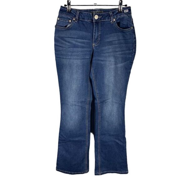 Maurices Curvy Bootcut Jeans 3/4 Short Women’s Dark Wash Pre-Owned [#2942] - Picture 1 of 6